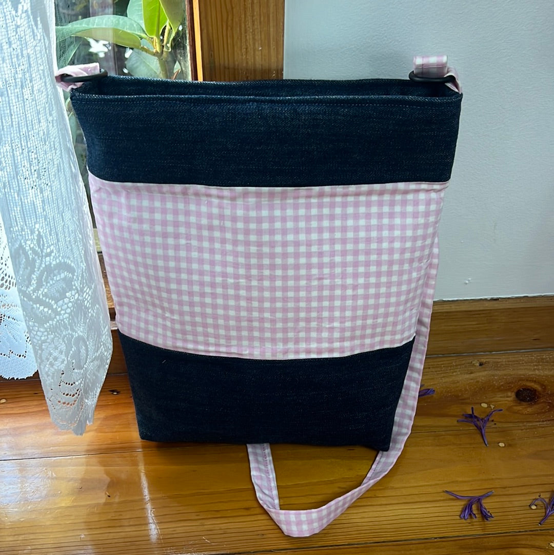 Floral shoulder bag