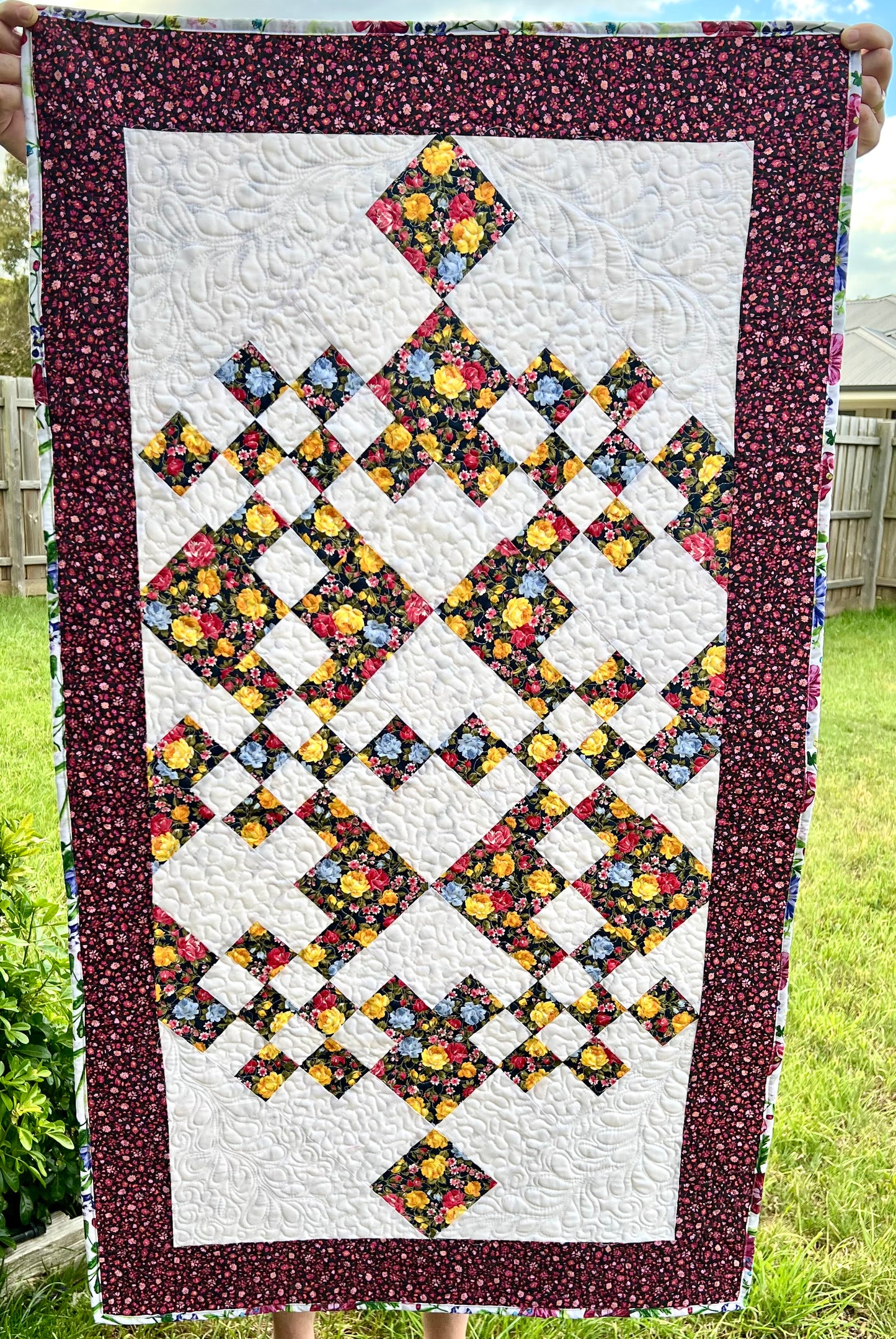 Disappearing 4 PATCH TABLE QUILT
