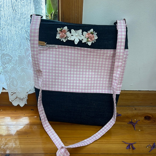 Floral shoulder bag